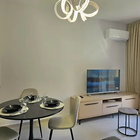 Happy By The Sea 092 Apartman