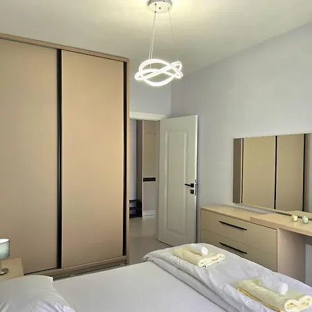 Apartment In 092